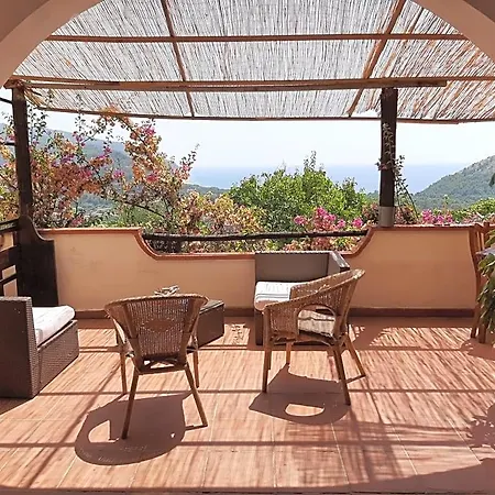 Casa De Rosa 4*